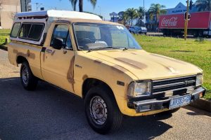 1983 TOYOTA HILUX